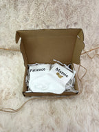 Chaussettes « Message d’annonce » - Un détail tout doux pour annoncer un bonheur à venir.