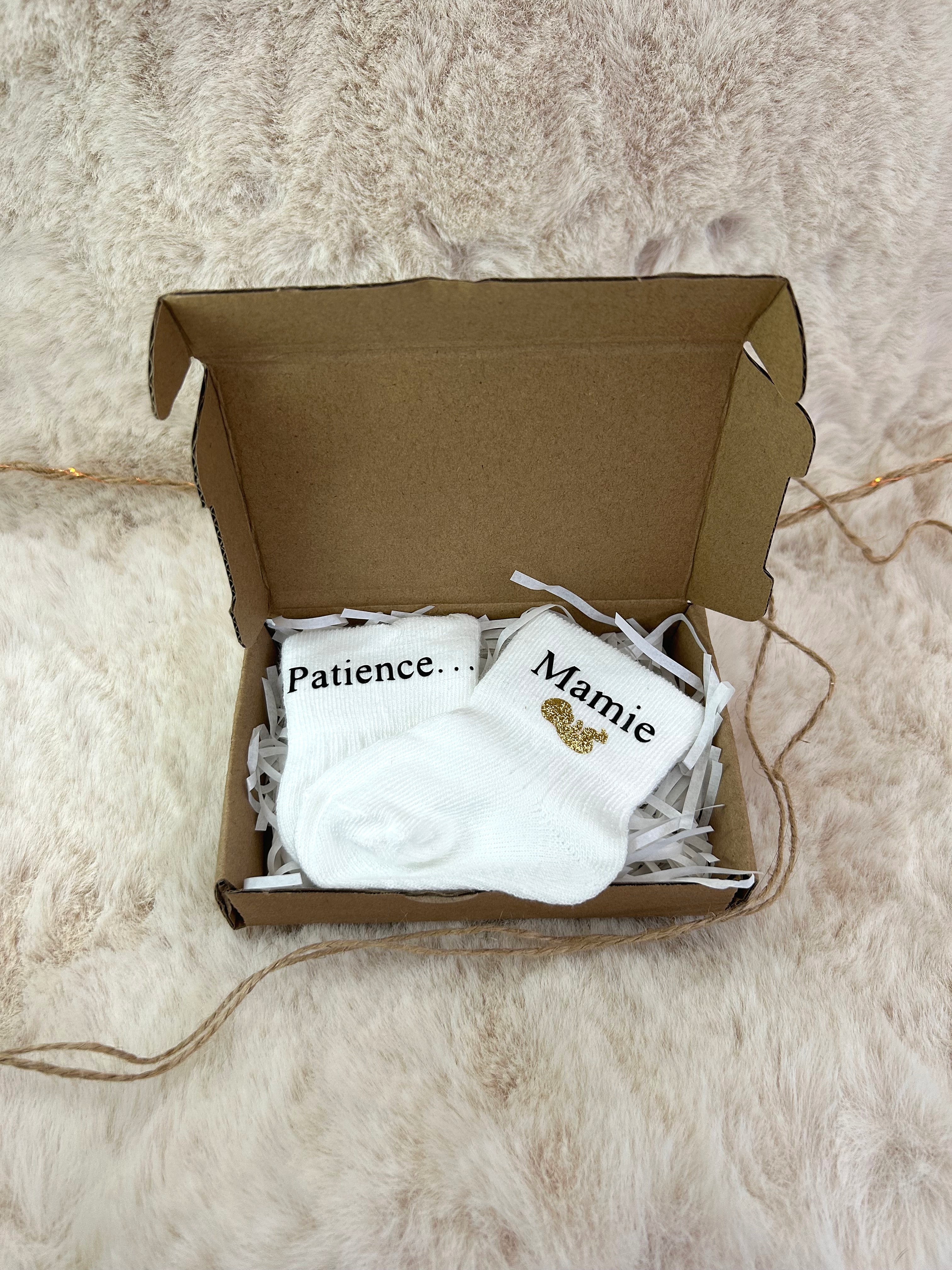 Chaussettes « Message d’annonce » - Un détail tout doux pour annoncer un bonheur à venir.