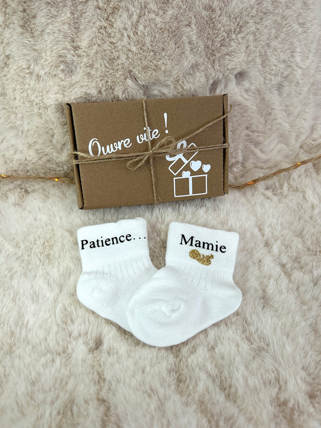 Chaussettes « Message d’annonce » - Un détail tout doux pour annoncer un bonheur à venir.