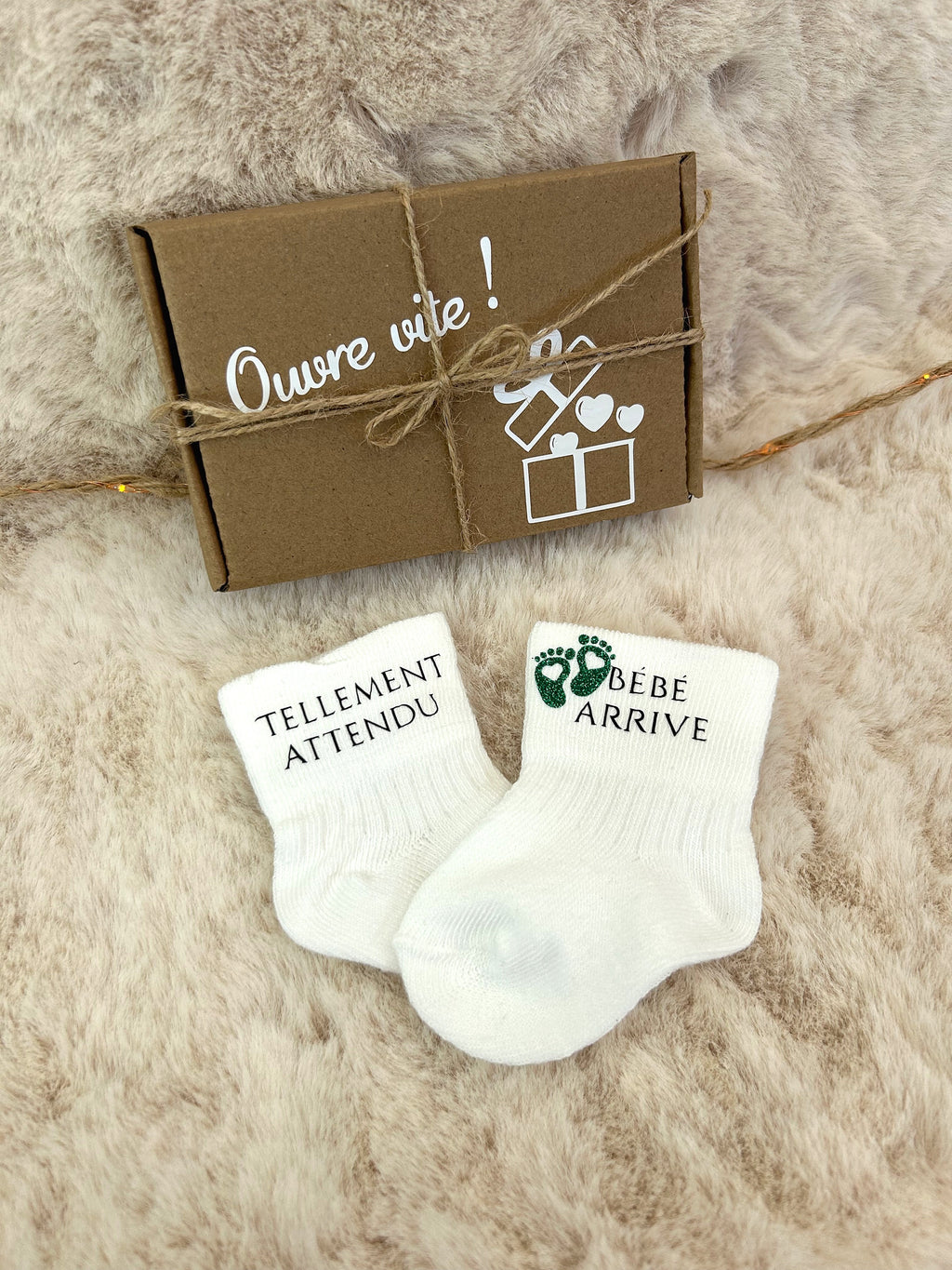 Chaussettes « Message d’annonce » - Un détail tout doux pour annoncer un bonheur à venir.