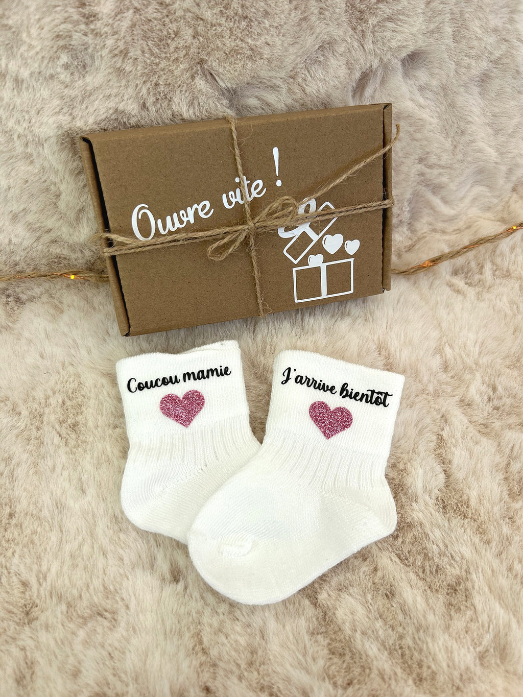 Chaussettes « Message d’annonce » - Un détail tout doux pour annoncer un bonheur à venir.