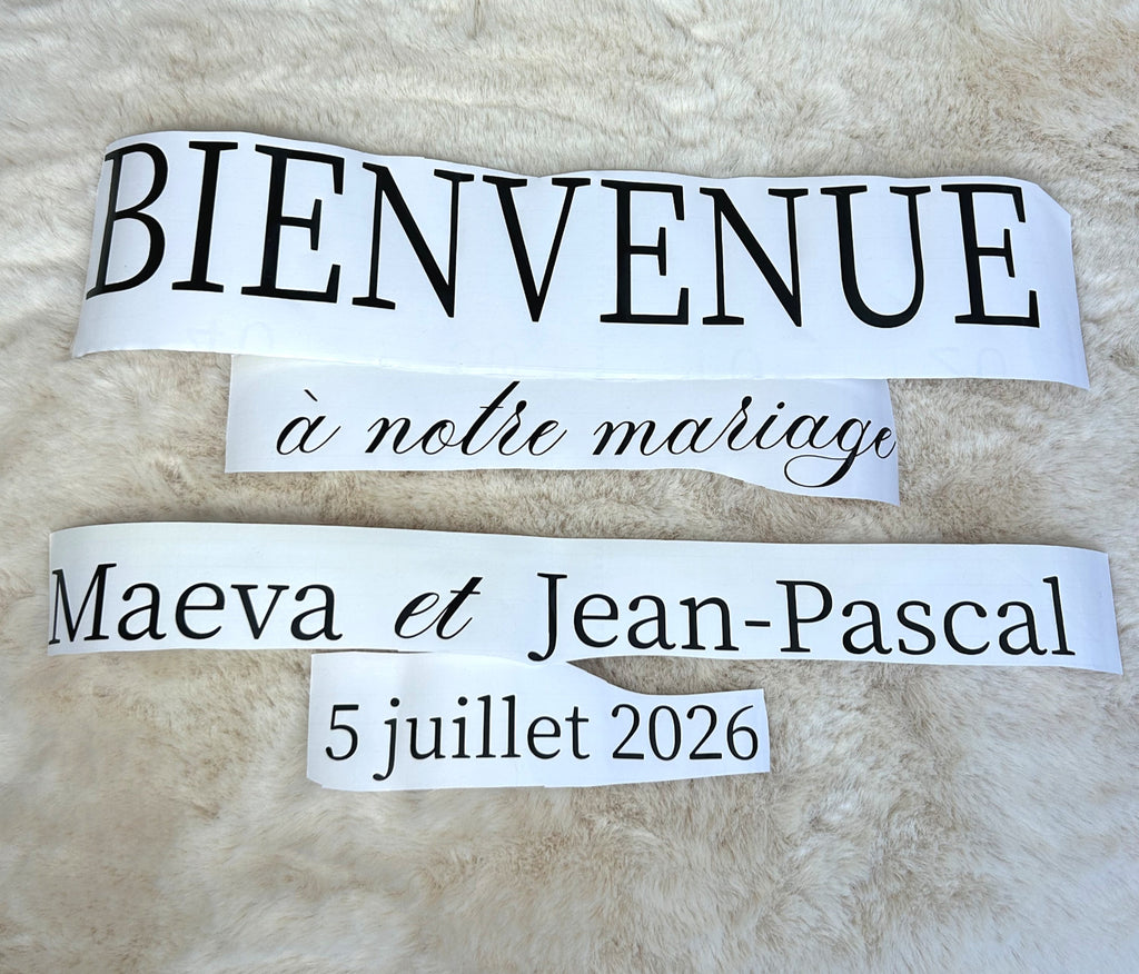 Sticker personnalisé pour panneau de bienvenue - Le détail parfait pour accueillir vos invités avec style dès leur arrivée.