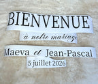 Sticker personnalisé pour panneau de bienvenue - Le détail parfait pour accueillir vos invités avec style dès leur arrivée.