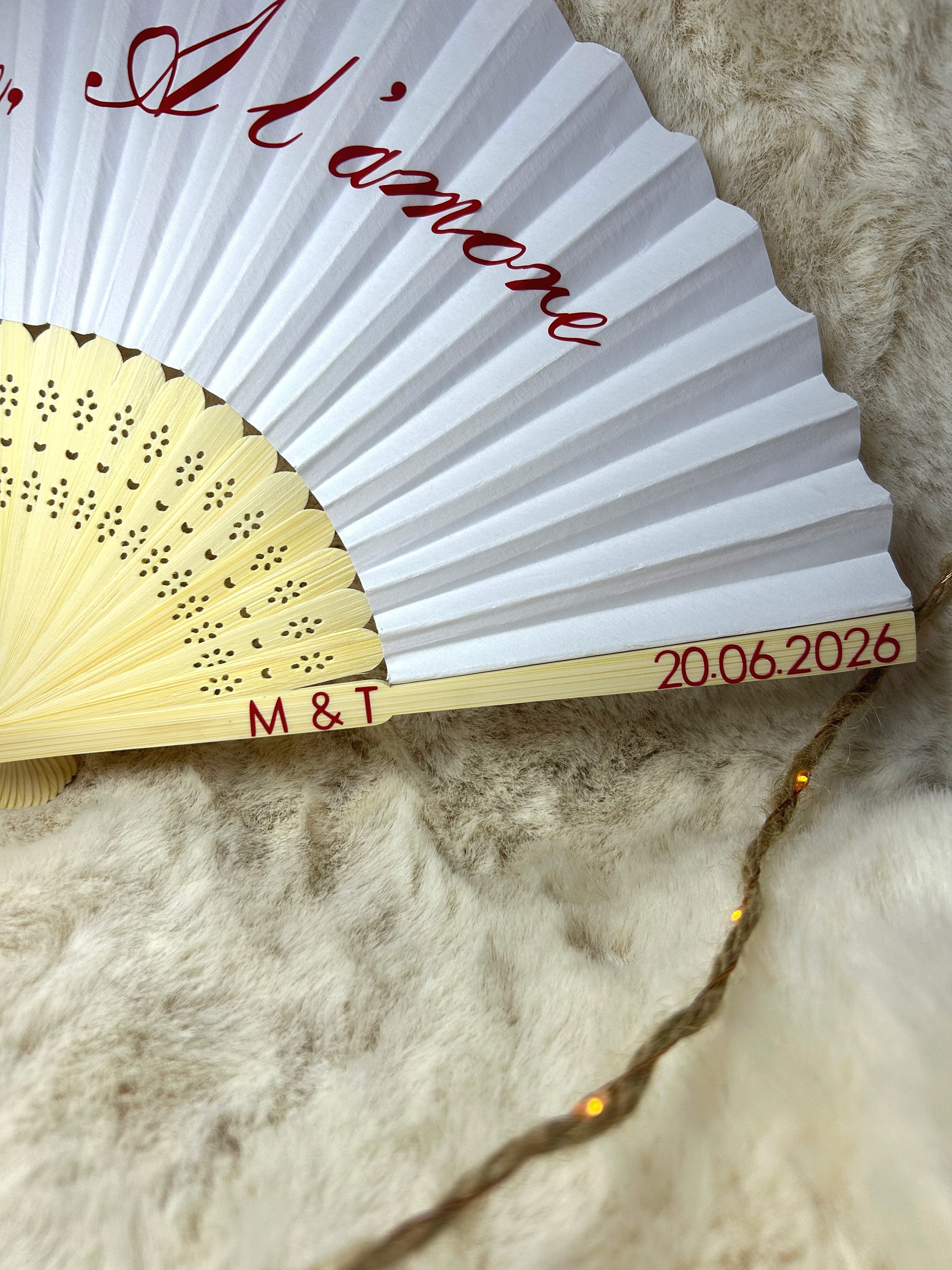 Eventail « A la vie, à l'amore » - Une touche délicate pour accompagner votre cérémonie.