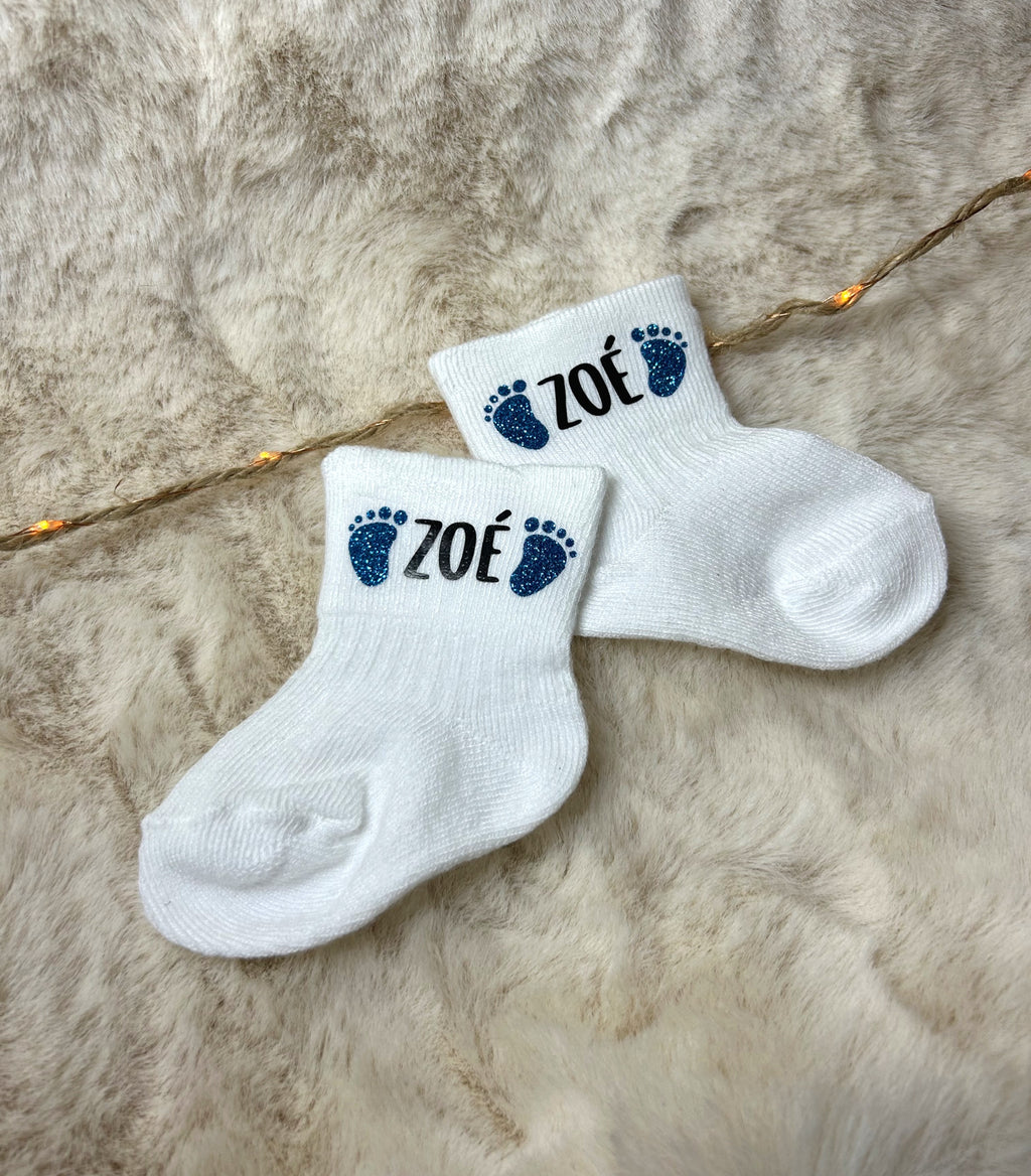 Chaussettes « Petits pas d’amour » - Un prénom, un petit symbole, et beaucoup de douceur.