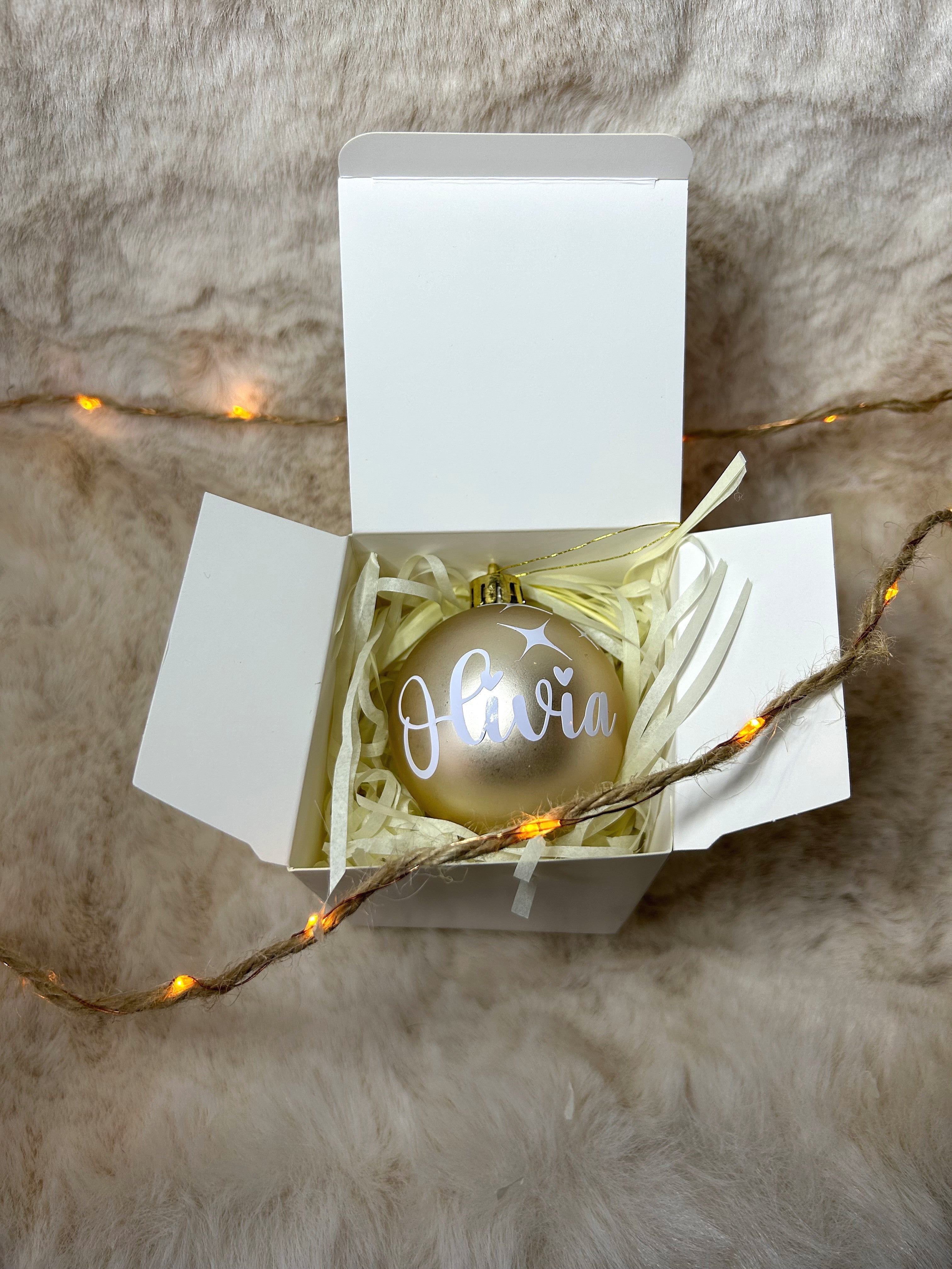 Boule de Noël personnalisée – Souvenir unique à suspendre