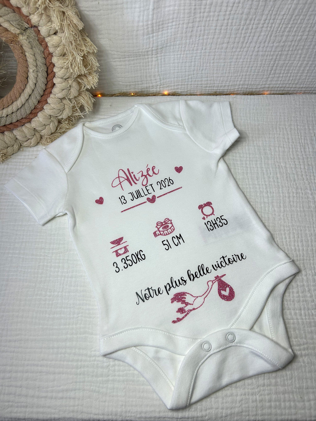 Body « Naissance » - Un petit souvenir personnalisé pour célébrer les tout premiers instants de bébé.
