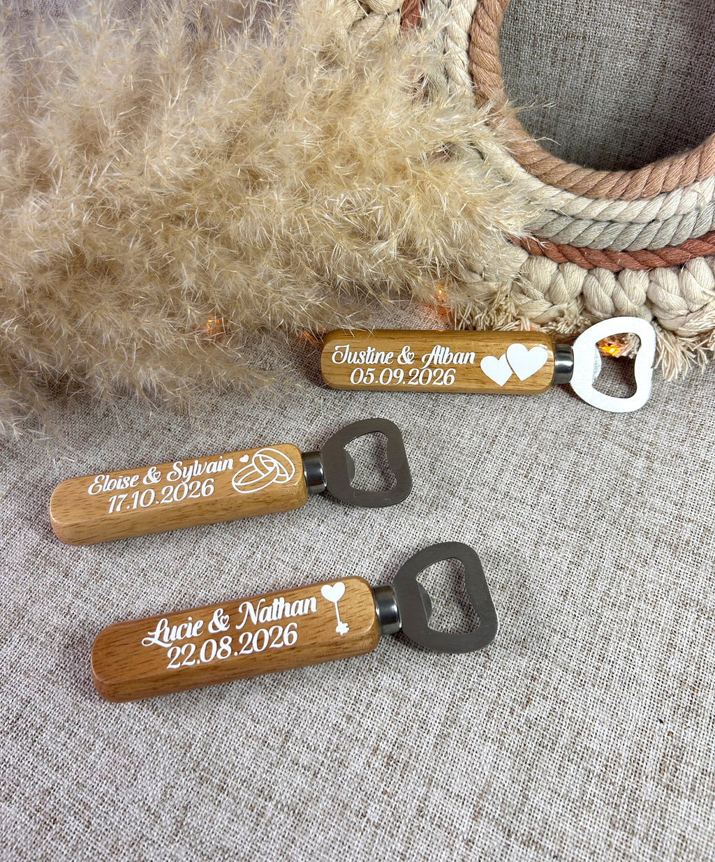 Décapsuleur " À l'amour " - Le petit cadeau qui accompagnera vos invités bien après la fête.