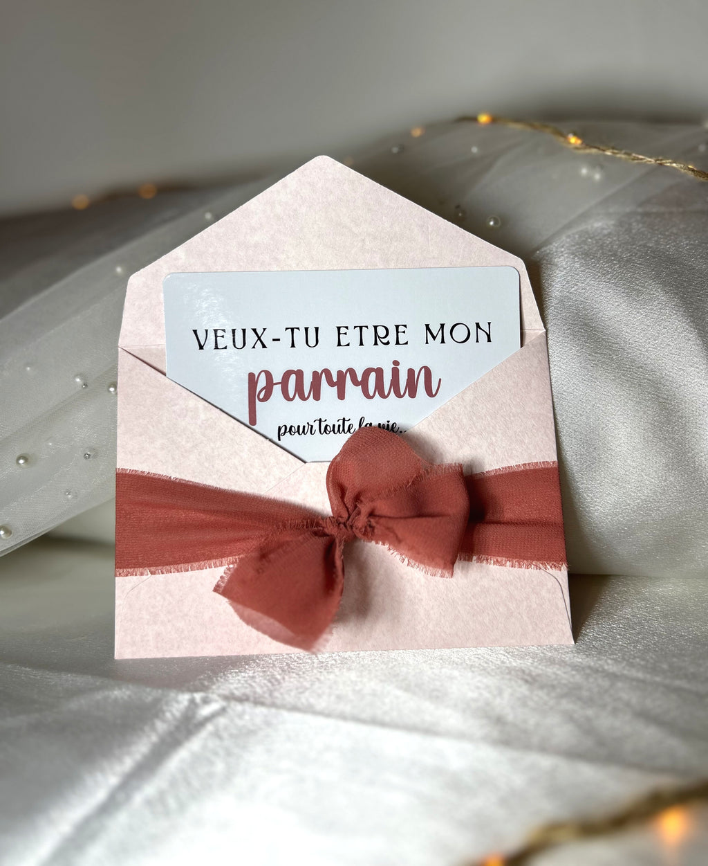 Carte avec enveloppe et ruban - Un mot doux, un grand rôle « Demande parrain / marraine »