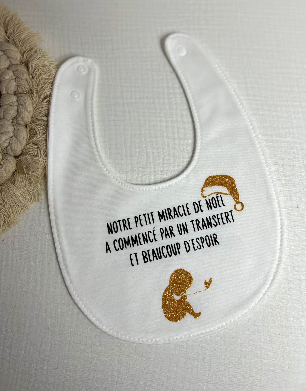 Bavoir « Notre petit miracle de noël a commencé par un transfert et beaucoup d'espoir »