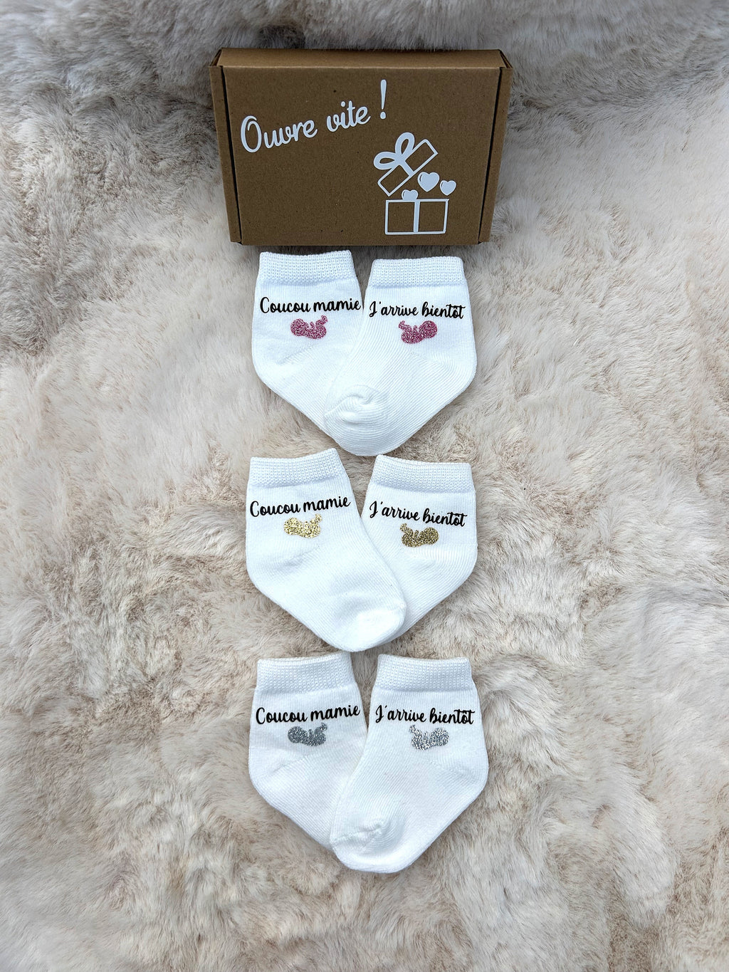 Chaussettes « Message d’annonce » - Un détail tout doux pour annoncer un bonheur à venir.