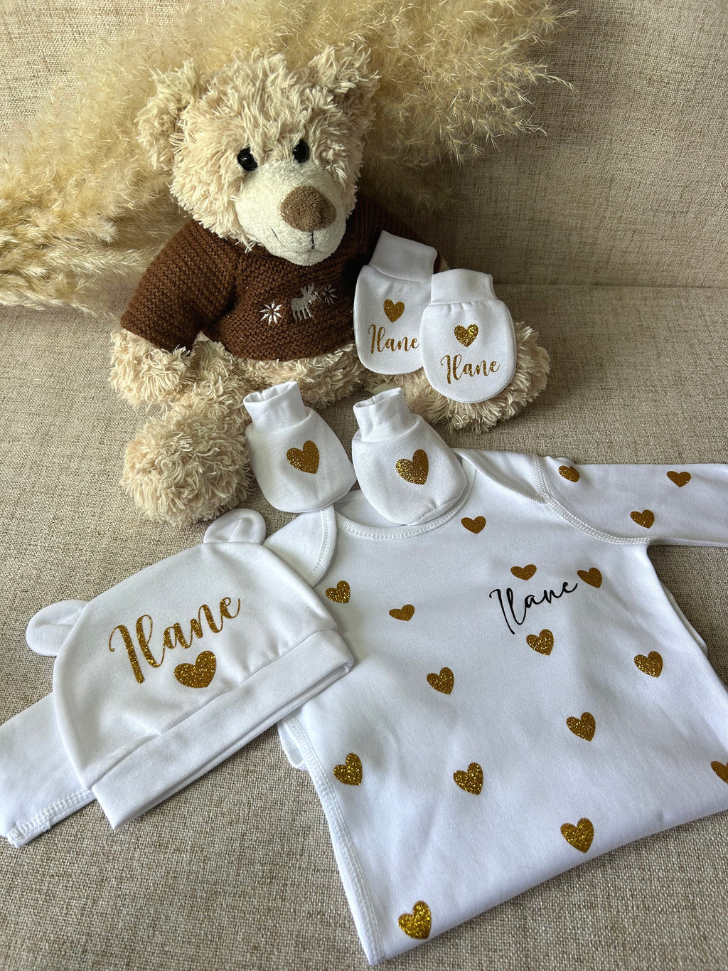 Ensemble de naissance « Premiers Instants » - Un tendre cocon pour accueillir bébé avec douceur dès ses premiers instants.