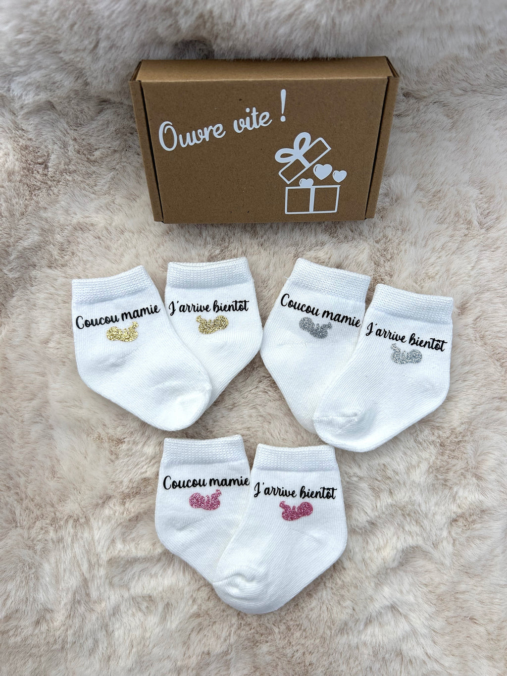 Chaussettes « Message d’annonce » - Un détail tout doux pour annoncer un bonheur à venir.