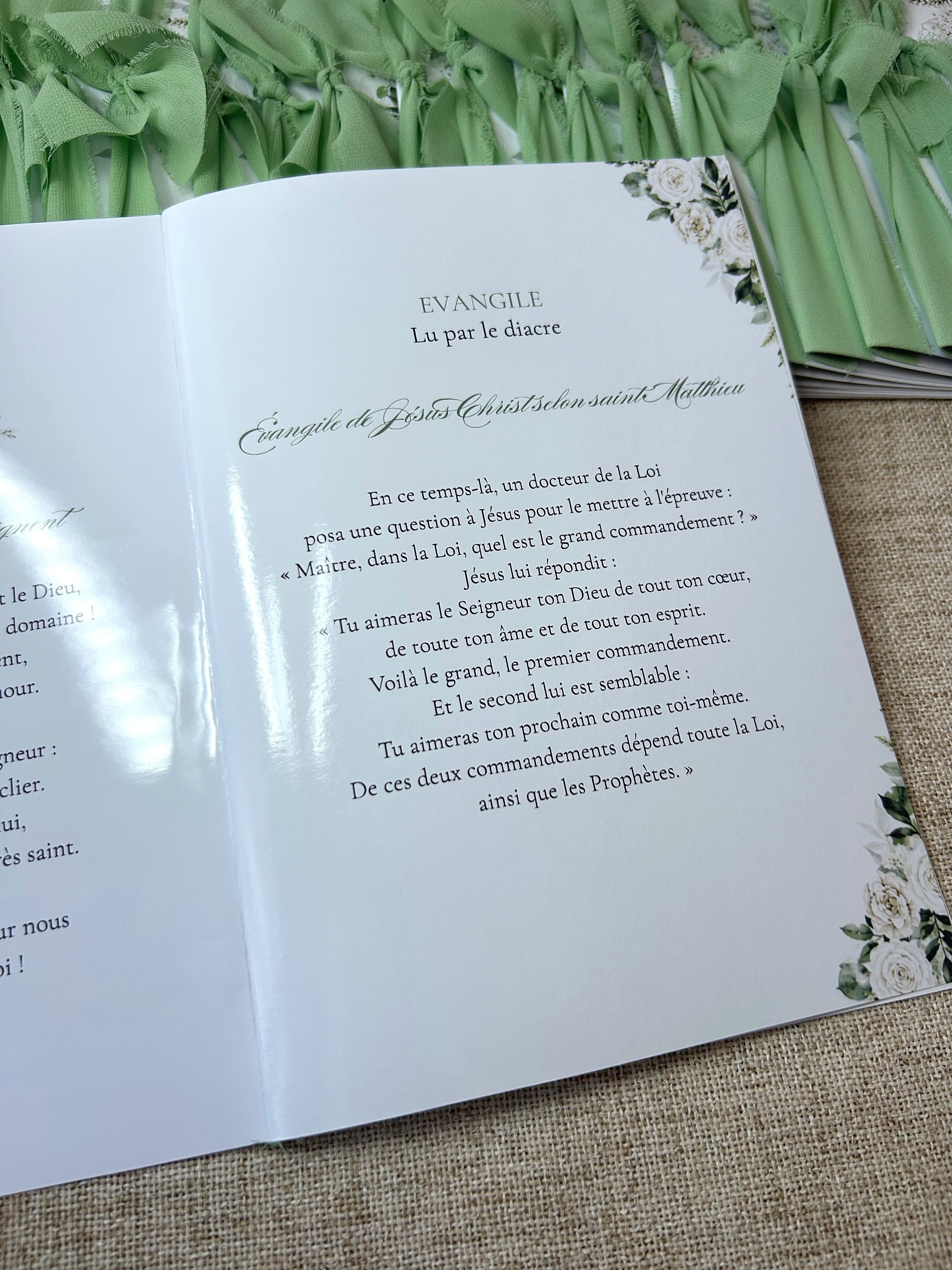 Livret de cérémonie « Feuillage d'amour » - Un écrin de verdure pour raconter votre plus belle histoire.