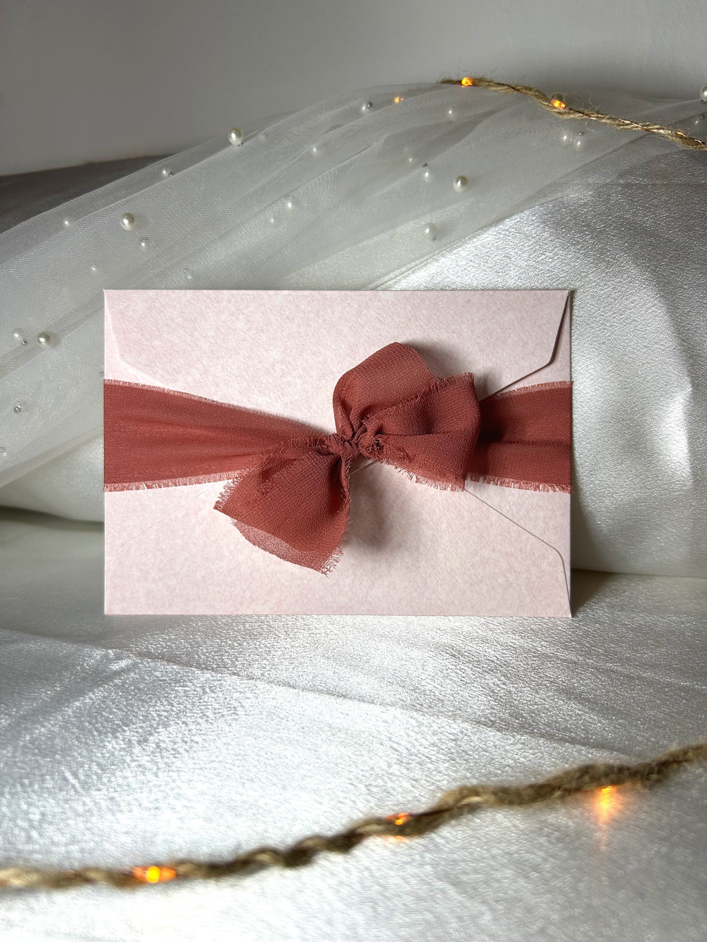 Carte avec enveloppe et ruban - Un mot doux, un grand rôle « Demande parrain / marraine »