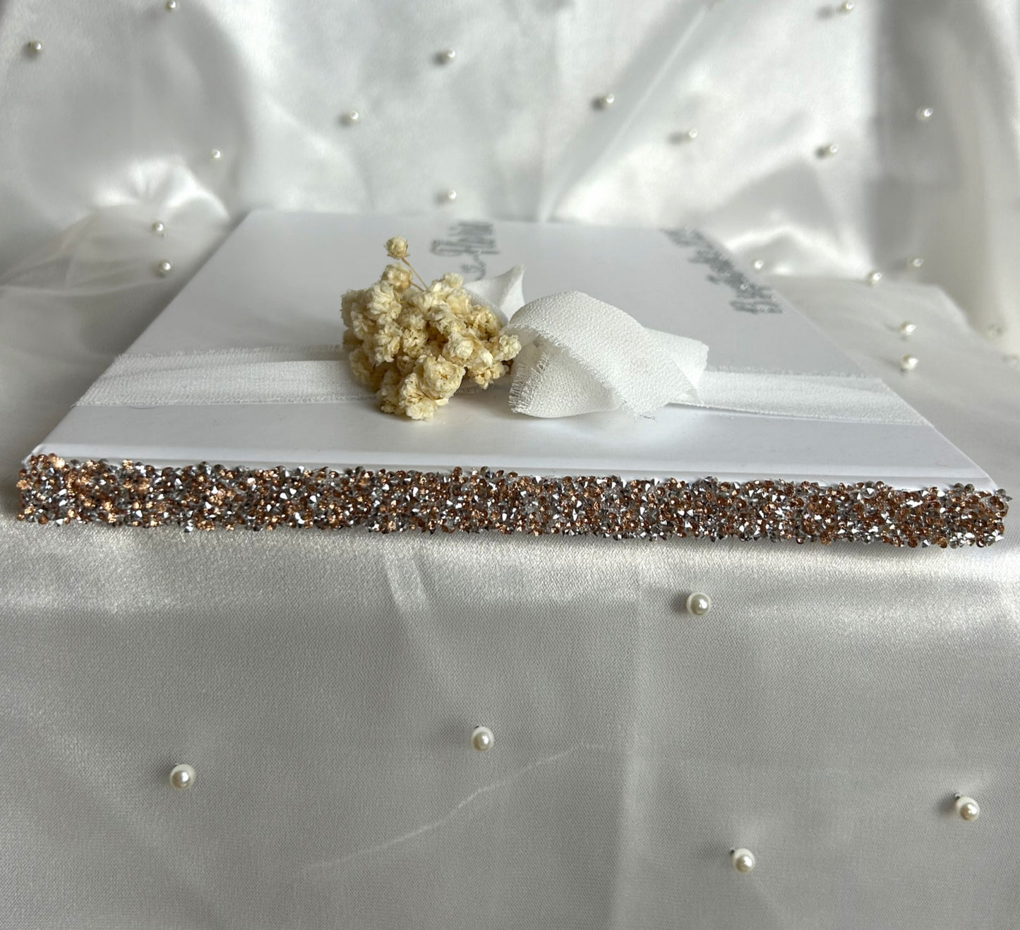Livre d'or " Scintillement Champêtre " - Entre douceur florale et éclat scintillant.