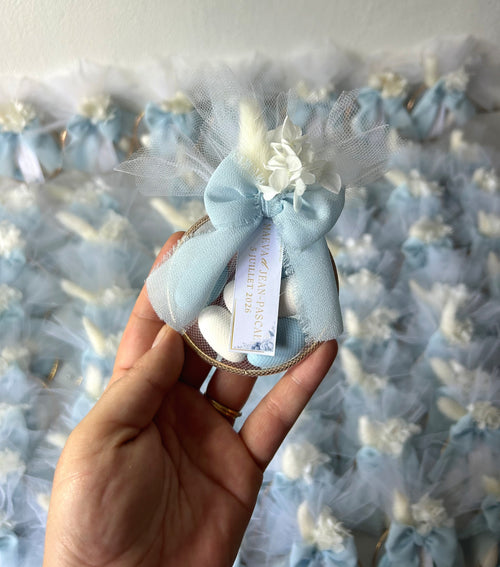 Anneau à dragées « Élégance Florale » - Un anneau délicatement décoré pour offrir vos dragées avec élégance et raffinement.