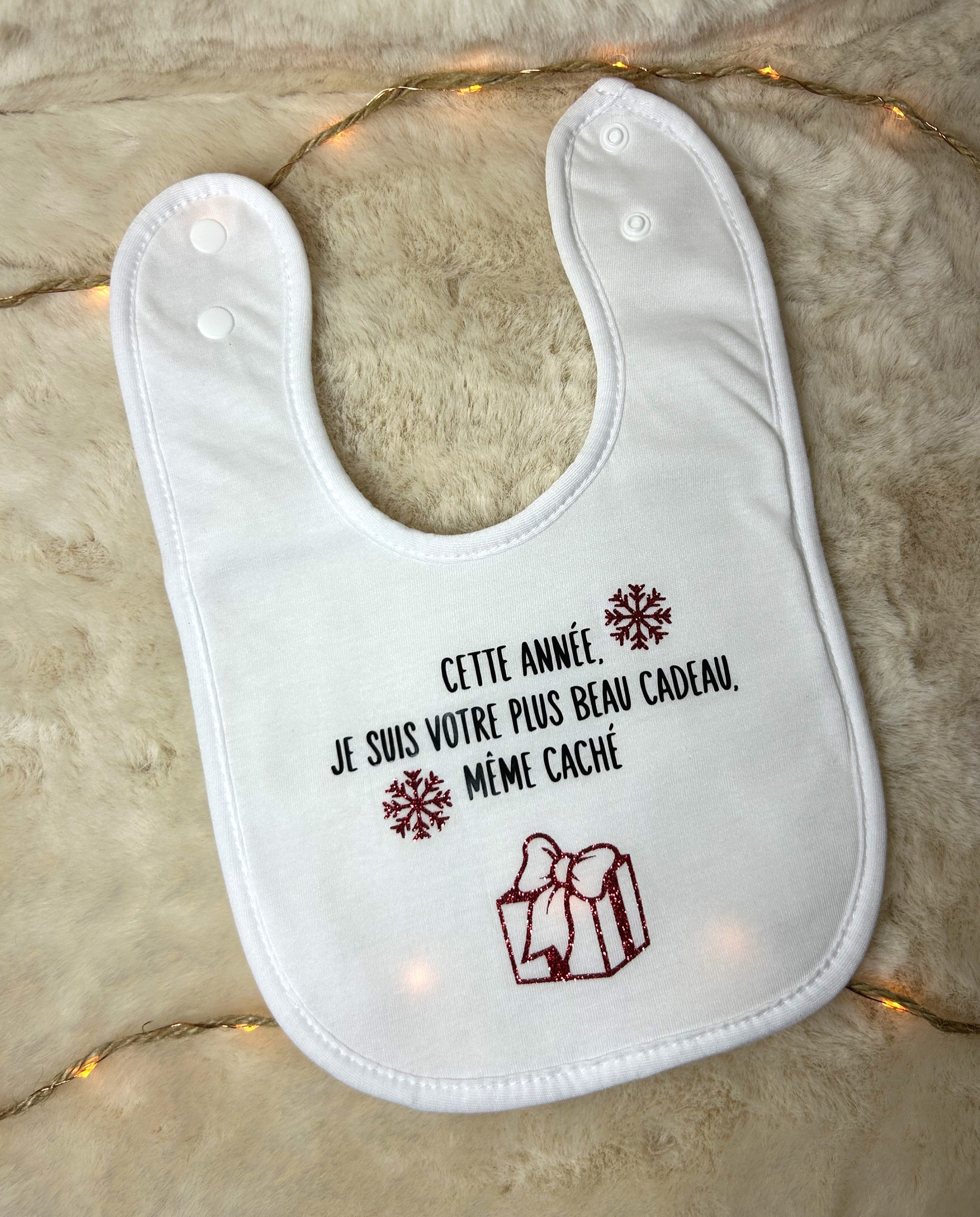 Bavoir « Cette année je suis votre plus beau cadeau même caché »