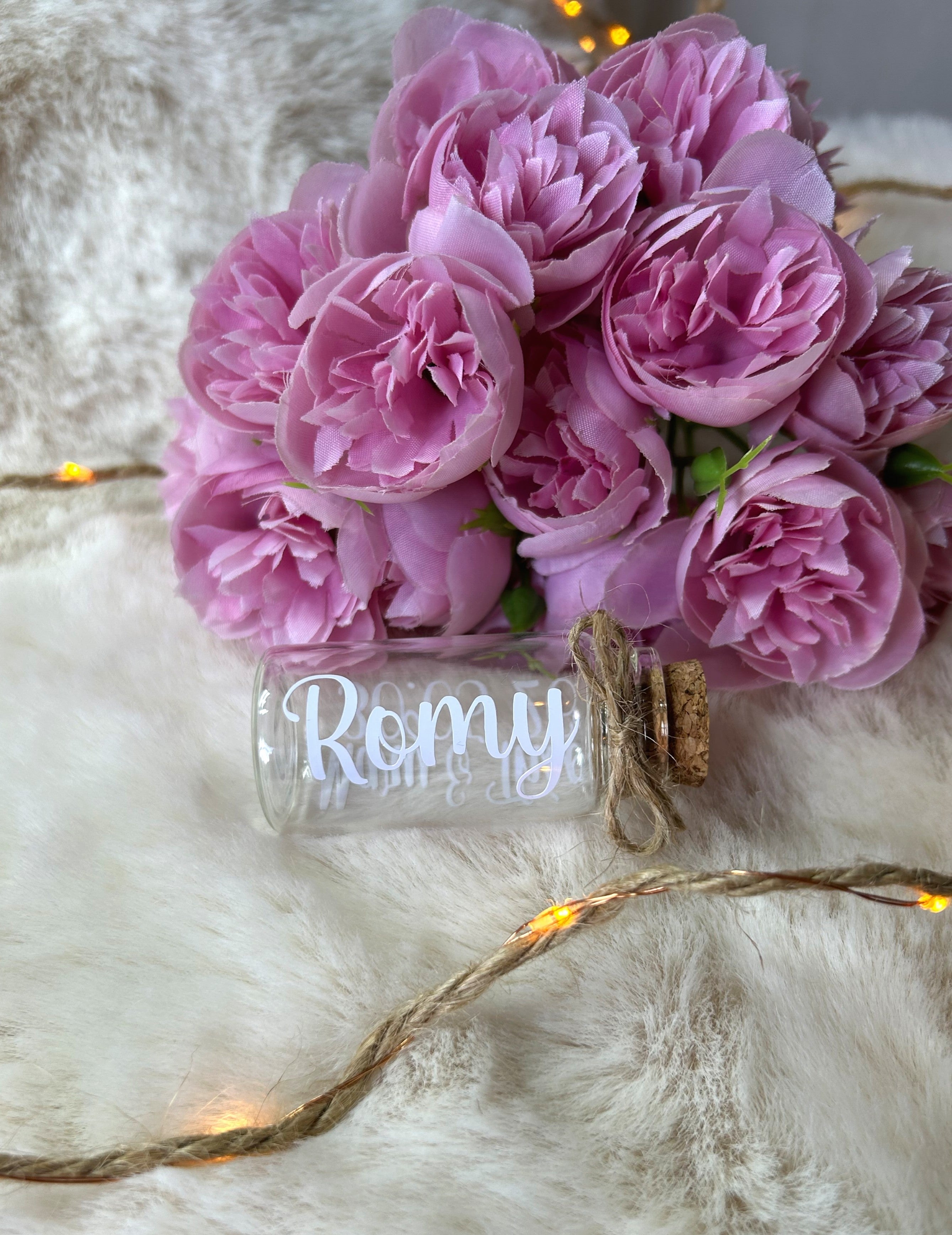 Fiole " Fleur de nom " - Un prénom chuchoté dans une fiole aux parfums d'éternité.