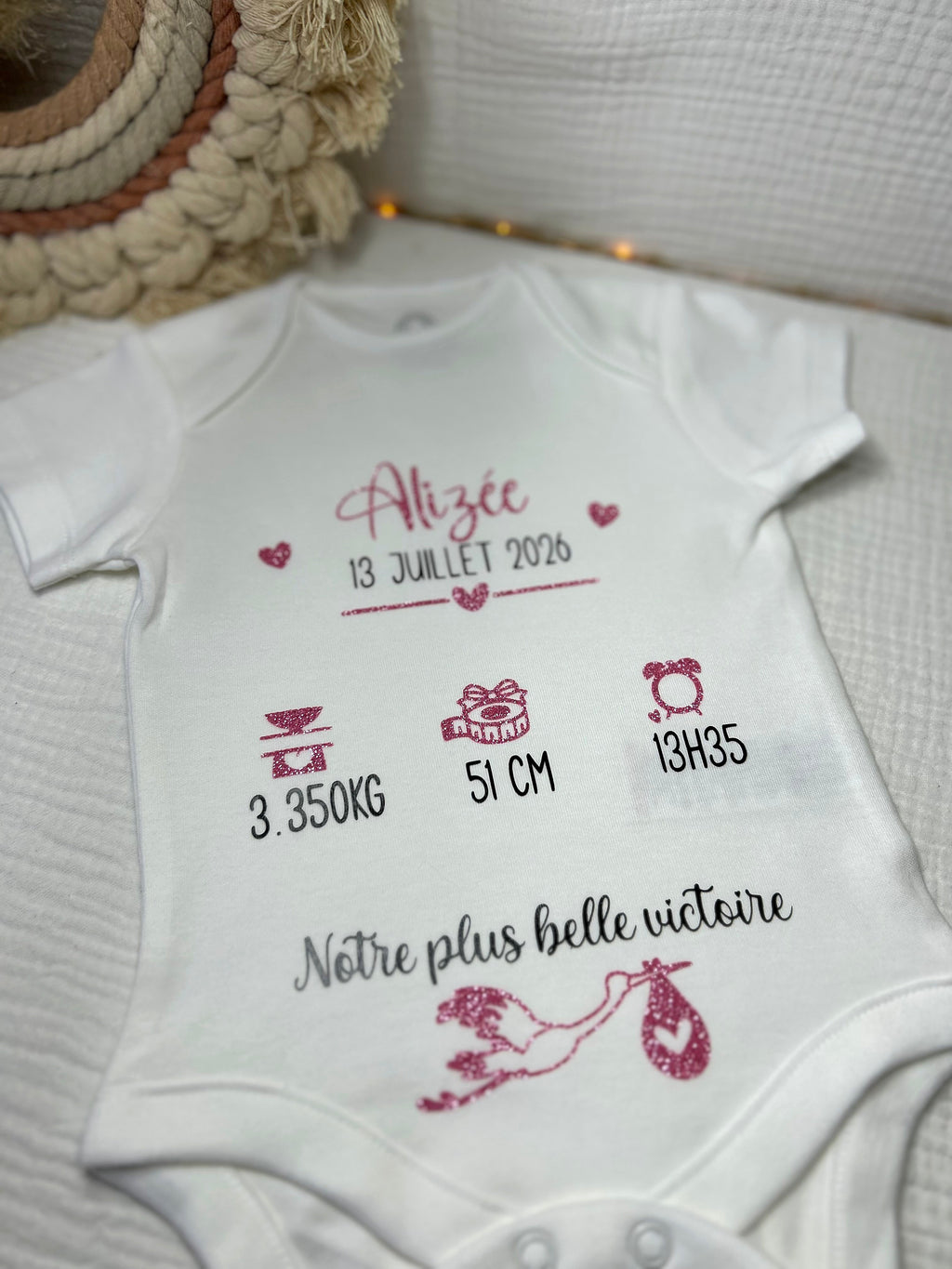 Body « Naissance » - Un petit souvenir personnalisé pour célébrer les tout premiers instants de bébé.